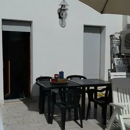 Nyaraló Santuanni Cagliari